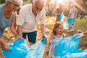 senior-volunteers-grandchildren